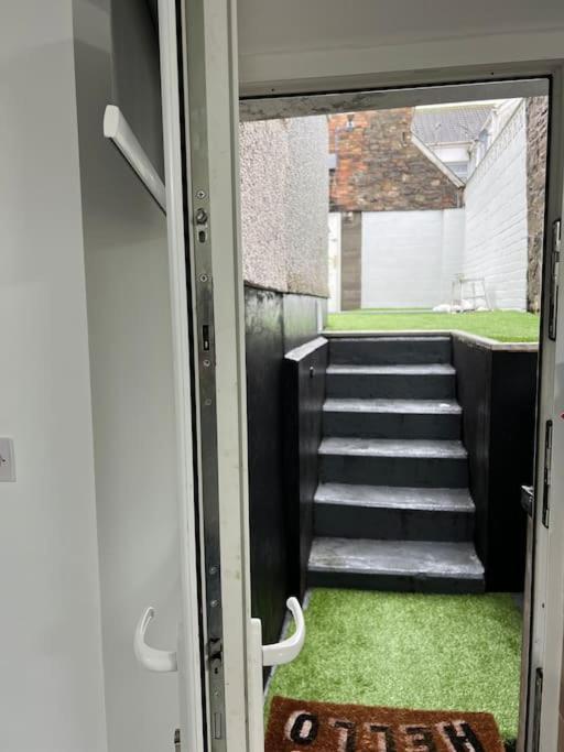 Studio Flat Twin - Town Centre Merthyr Tydfil Luaran gambar