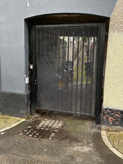 Studio Flat Twin - Town Centre Merthyr Tydfil Luaran gambar