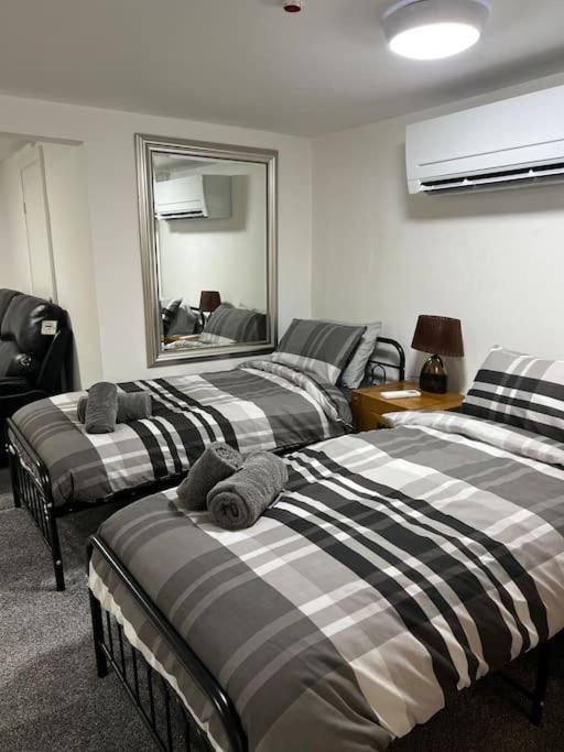 Studio Flat Twin - Town Centre Merthyr Tydfil Luaran gambar